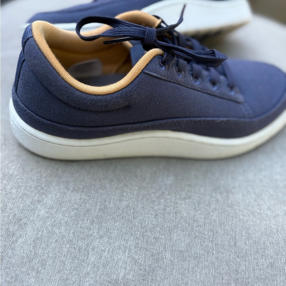 Allbirds Canvas Pacers Shoes Women’s 6 Blue White Lace Up Comfort Sneakers - Picture 2 of 9